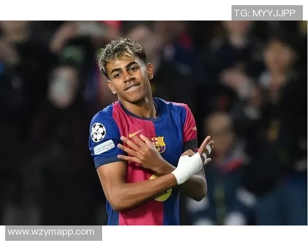 两米二足球明星的传奇之路与辉煌成就揭秘 两米二足球明星的传奇之路与辉煌成就揭秘