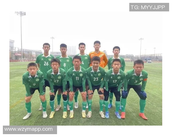 北京足球队在邀请赛积分榜上以53分稳居第一名展现强劲实力