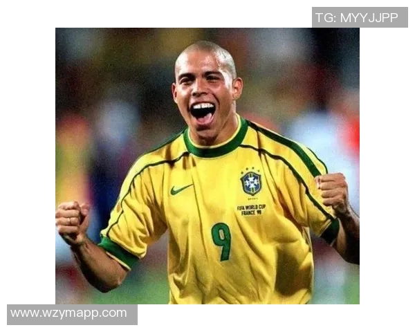 回顾历史足球巨星盘点曾经的绿茵传奇与辉煌瞬间 回顾历史足球巨星盘点曾经的绿茵传奇与辉煌瞬间